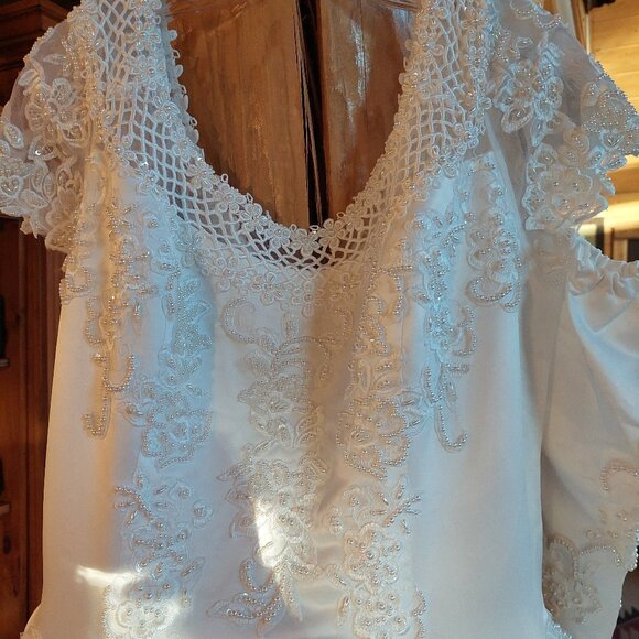 Marys basque waist white  wedding dress gown beaded detachable sleeves size 18 - Picture 1 of 13